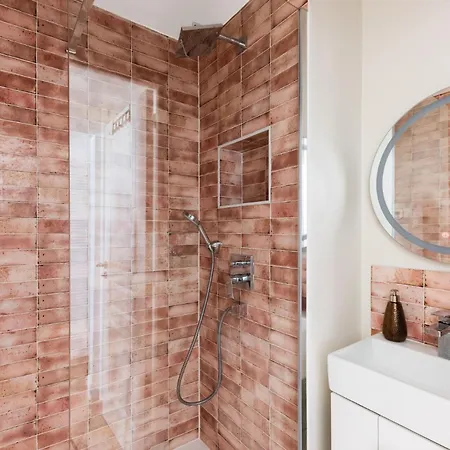 Guestready - Charm & Comfort Near La